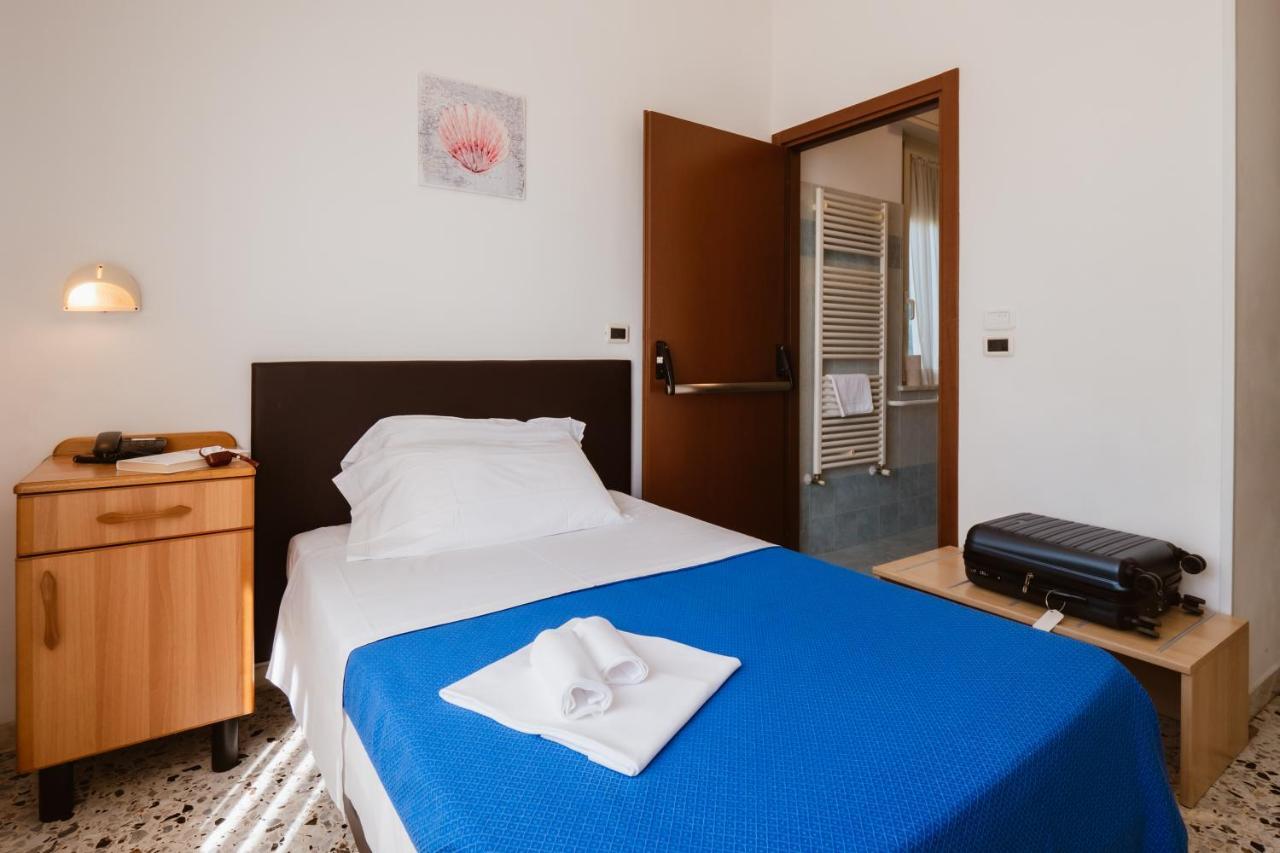 Hotel Villa Del Mare Σενιγκάλια Εξωτερικό φωτογραφία